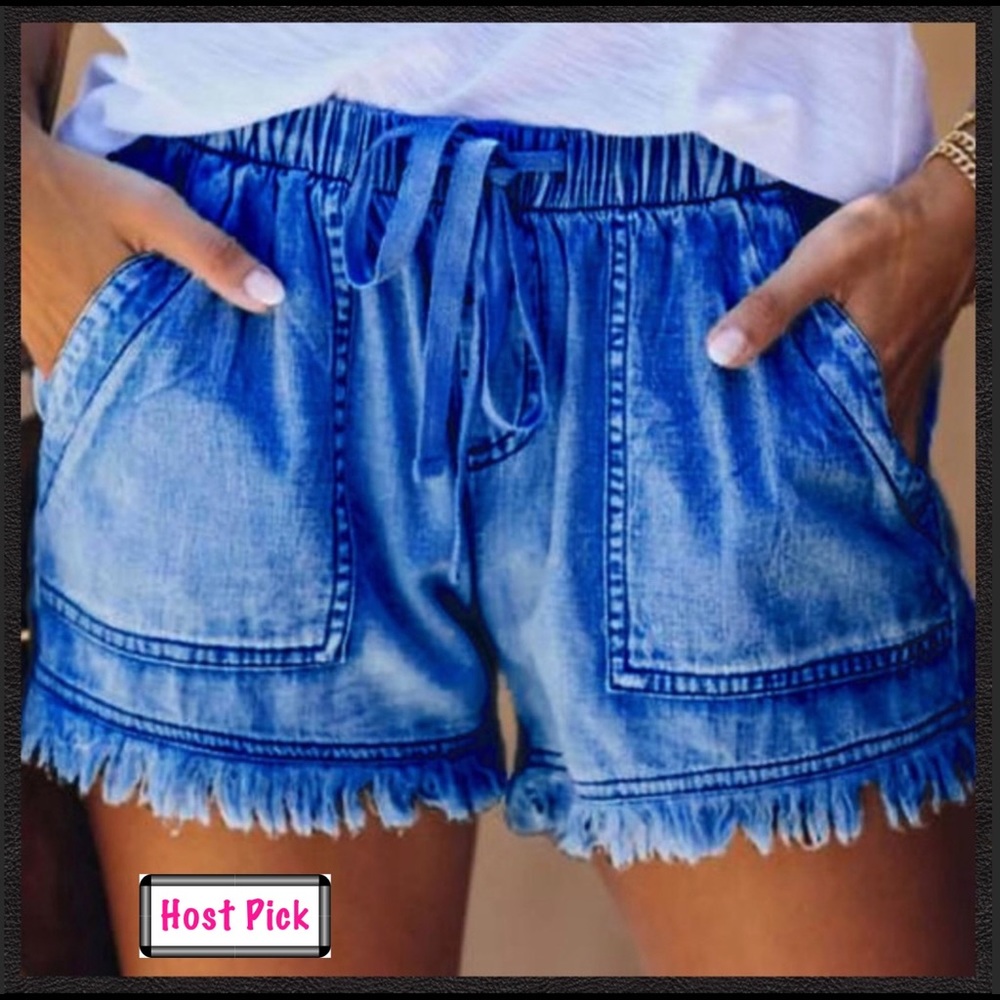 Boutique Casual Pocketed Frayed Denim Shorts